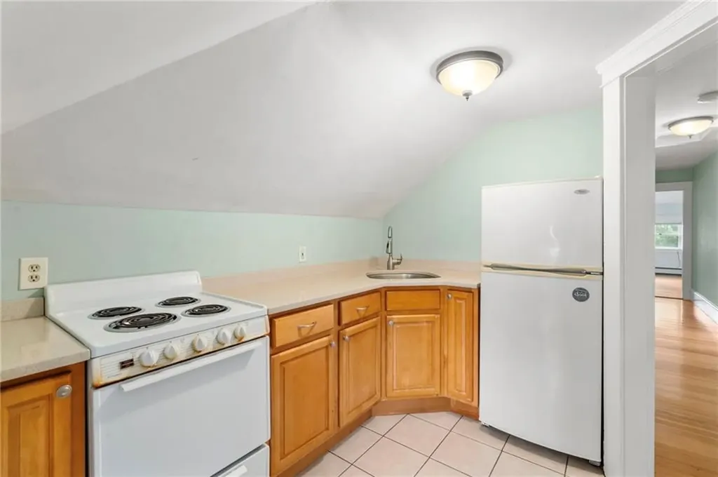 537 Angell Street Providence RI 02906