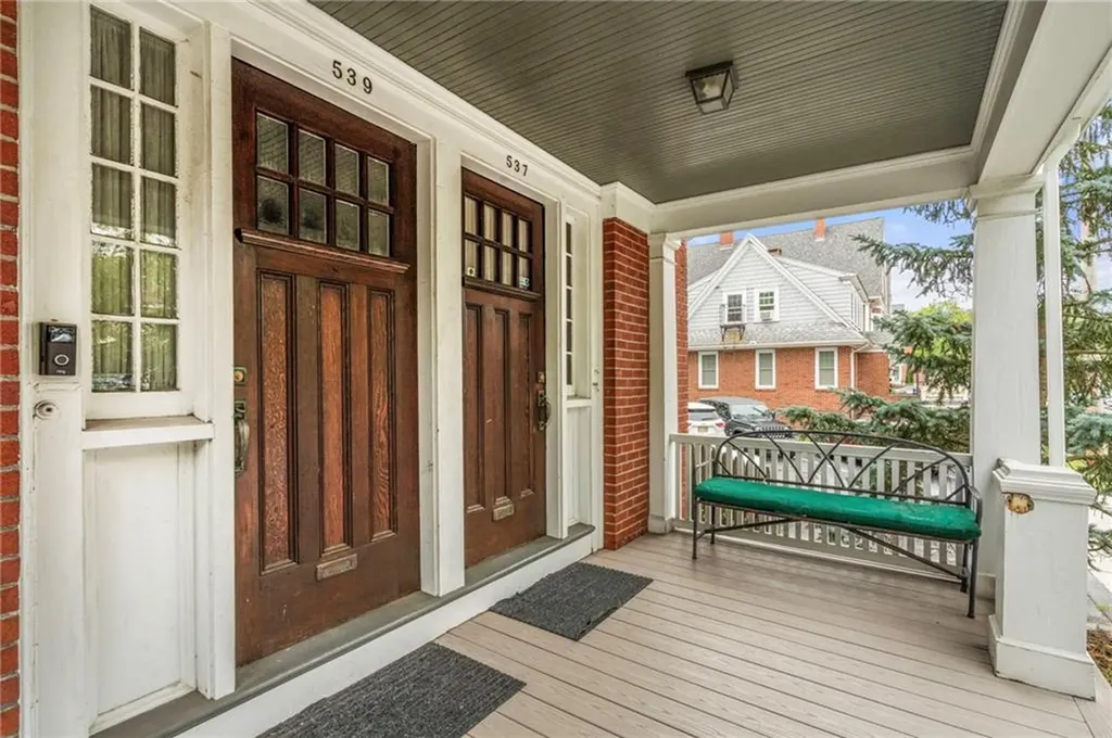 537 Angell Street Providence RI 02906