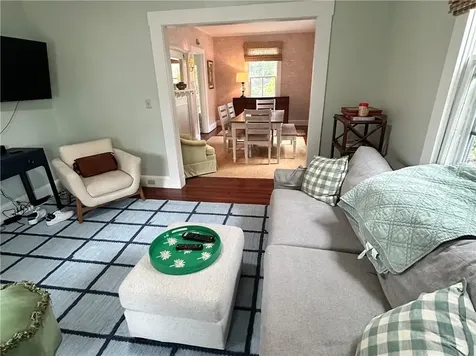 15 Chestnut Street Newport RI 02840