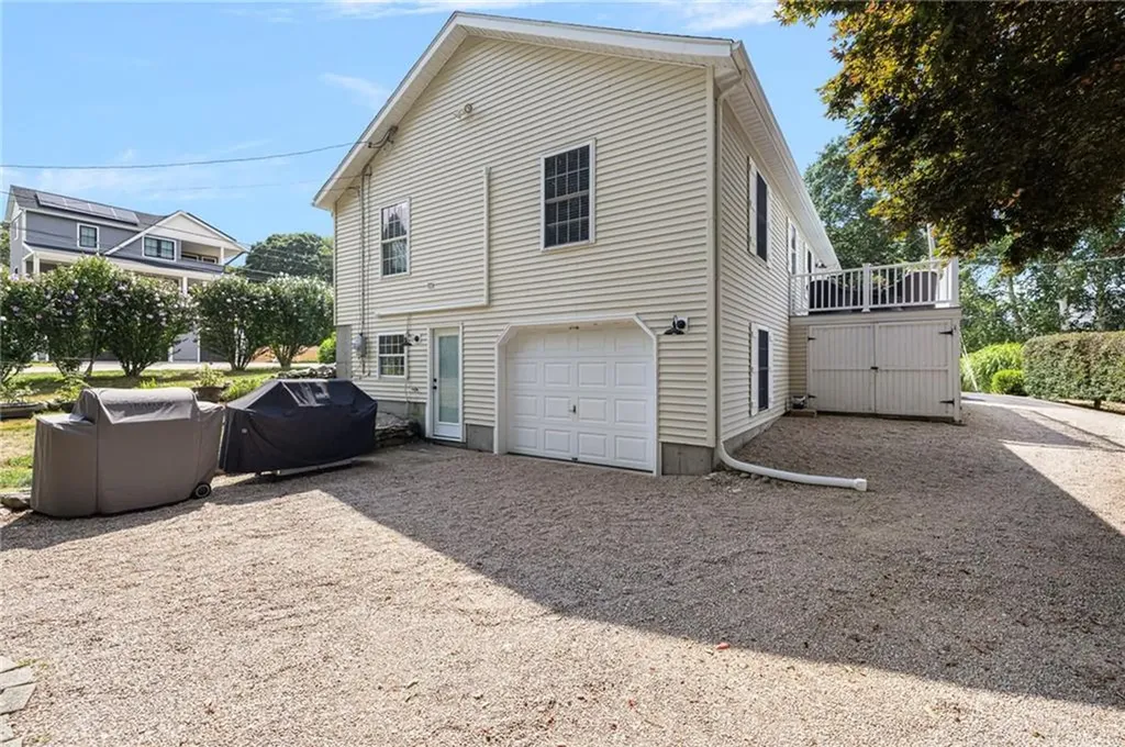 147 Foddering Farm Road Narragansett RI 02882