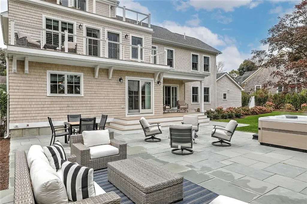 11 Shields Street Newport RI 02840