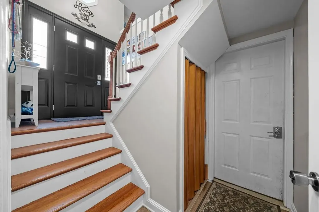 68 Arland Court Woonsocket RI 02895