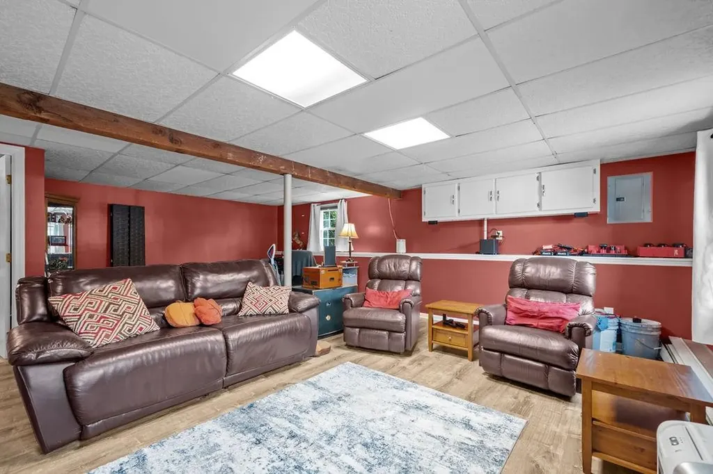 68 Arland Court Woonsocket RI 02895