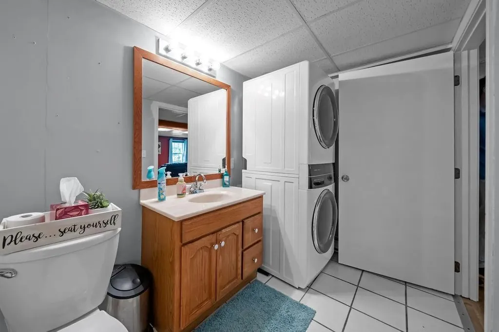 68 Arland Court Woonsocket RI 02895