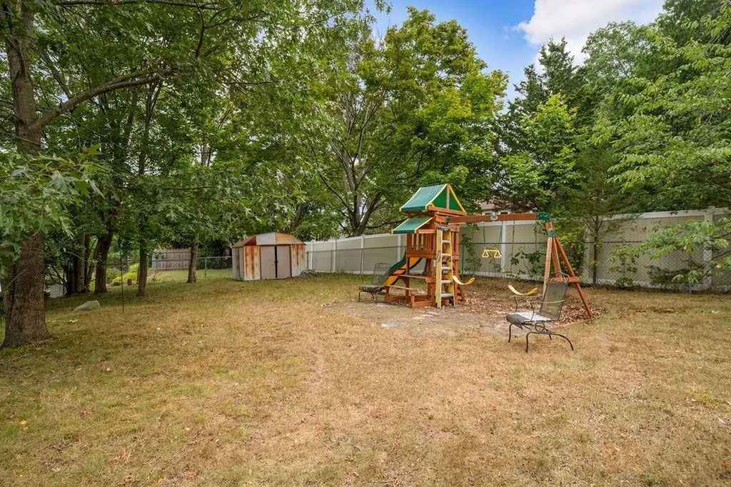 68 Arland Court Woonsocket RI 02895