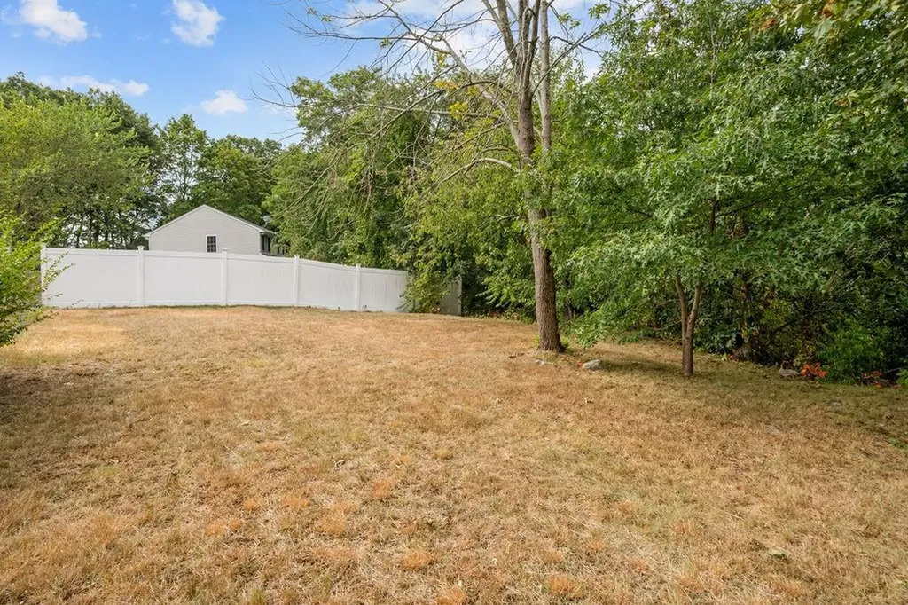 68 Arland Court Woonsocket RI 02895