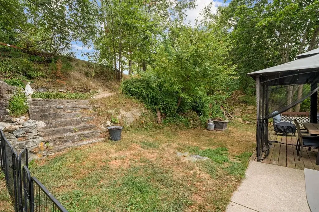 68 Arland Court Woonsocket RI 02895