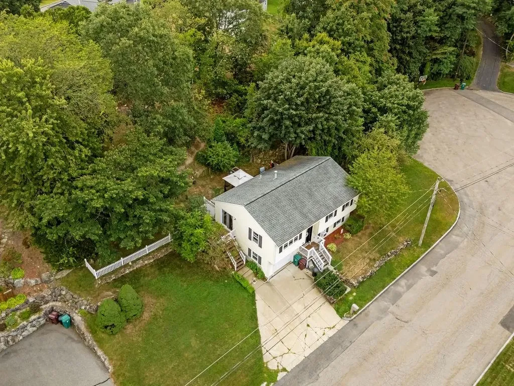 68 Arland Court Woonsocket RI 02895