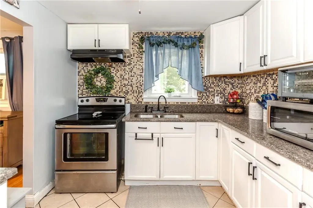 143 Duncan Road Warwick RI 02886