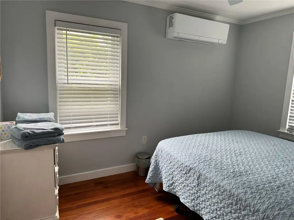 53 Center Avenue Middletown RI 02842