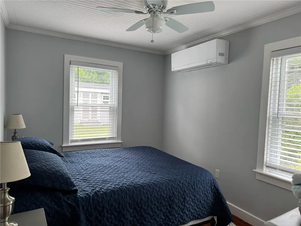 53 Center Avenue Middletown RI 02842