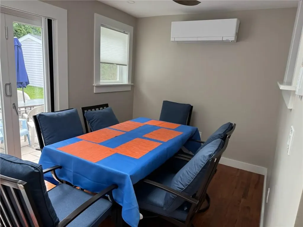 53 Center Avenue Middletown RI 02842