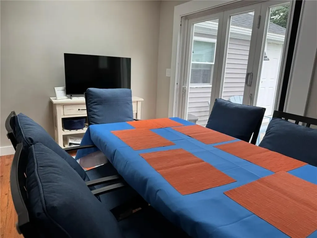 53 Center Avenue Middletown RI 02842