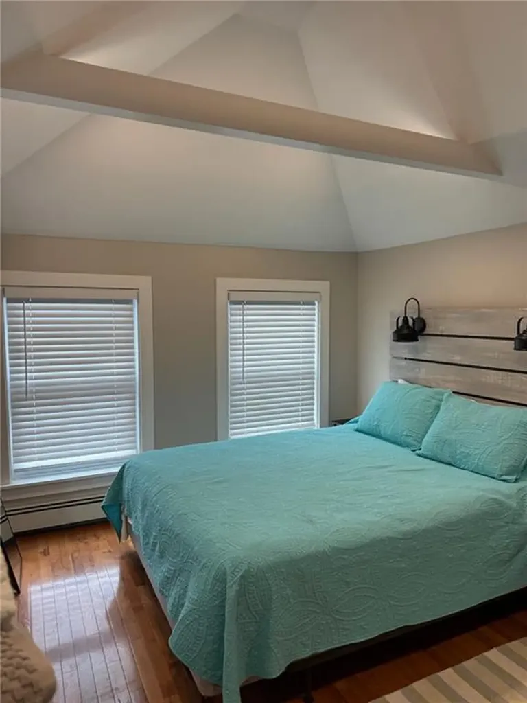 53 Center Avenue Middletown RI 02842