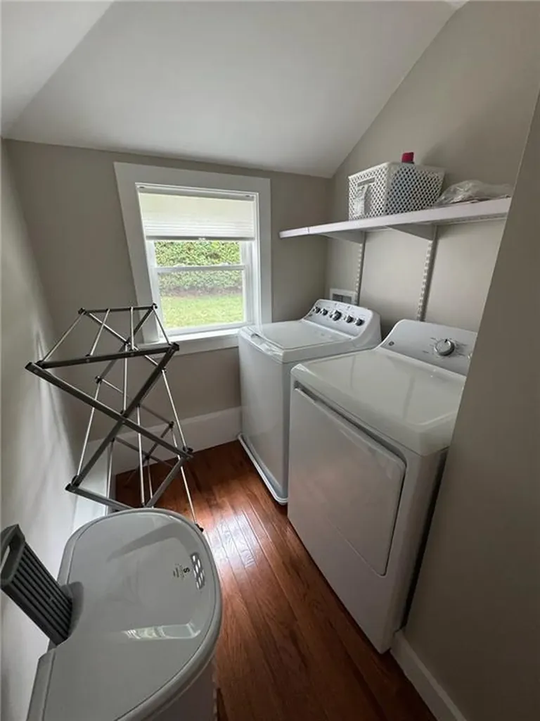 53 Center Avenue Middletown RI 02842