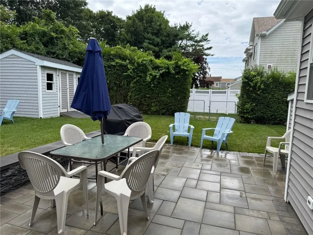 53 Center Avenue Middletown RI 02842