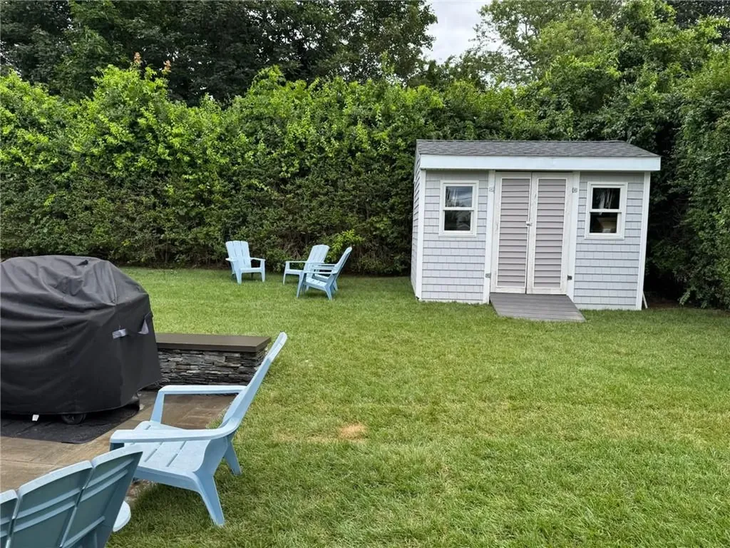 53 Center Avenue Middletown RI 02842