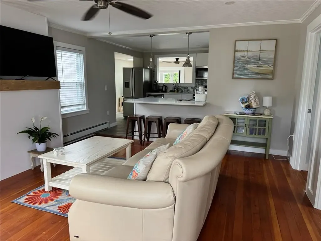 53 Center Avenue Middletown RI 02842