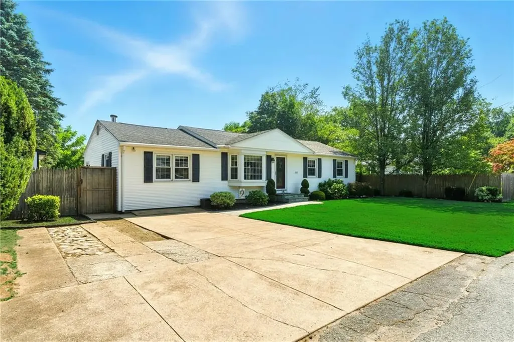 50 Crocus Street Warwick RI 02886