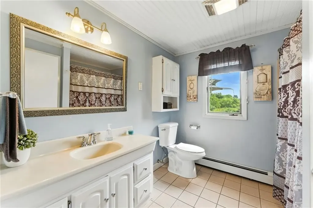 50 Crocus Street Warwick RI 02886
