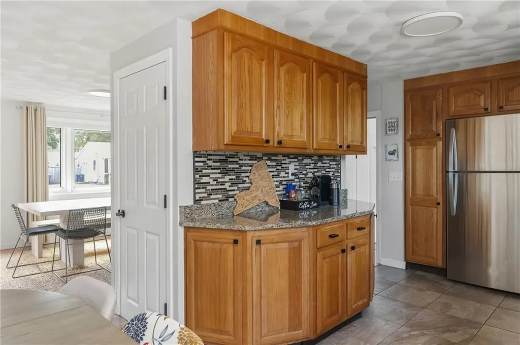 115 Dickens Street Warwick RI 02886