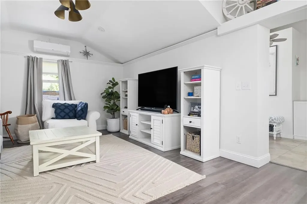 115 Dickens Street Warwick RI 02886