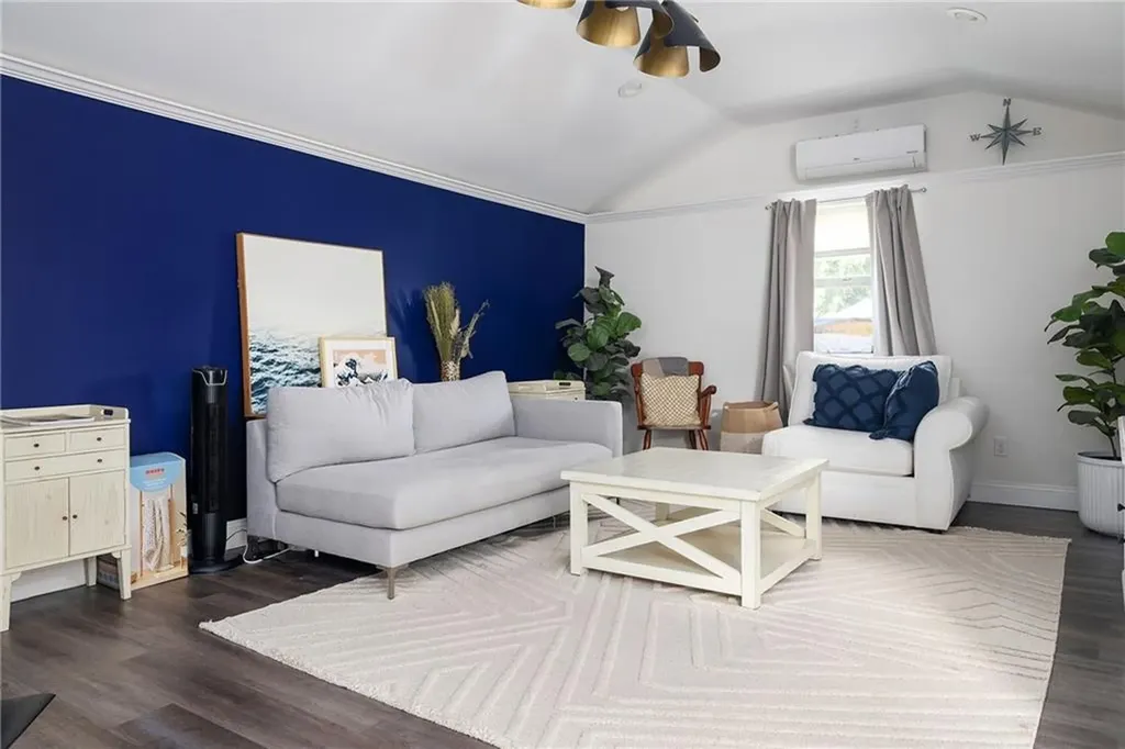115 Dickens Street Warwick RI 02886