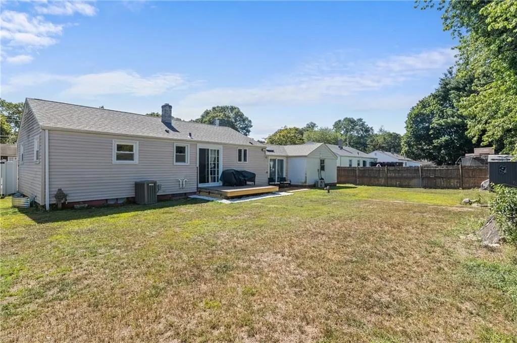115 Dickens Street Warwick RI 02886