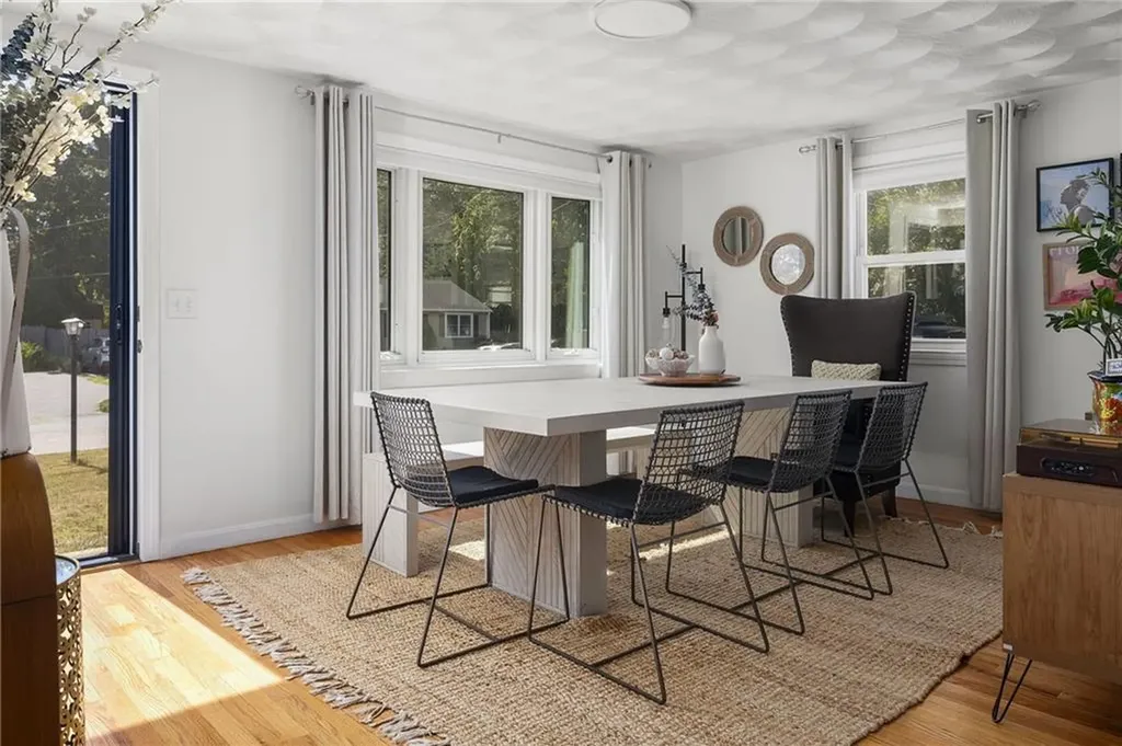 115 Dickens Street Warwick RI 02886