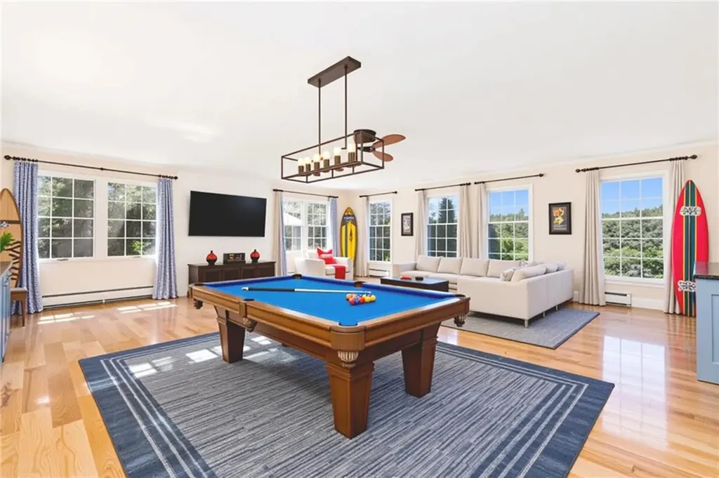 18 Jh Dwyer Drive Middletown RI 02842