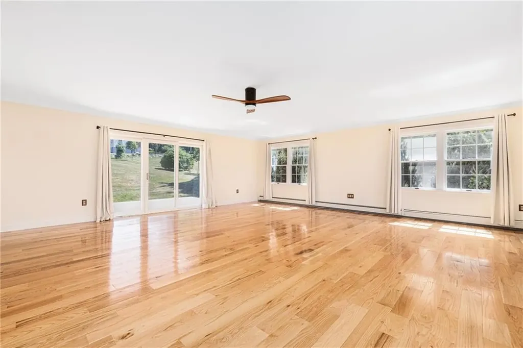 18 Jh Dwyer Drive Middletown RI 02842