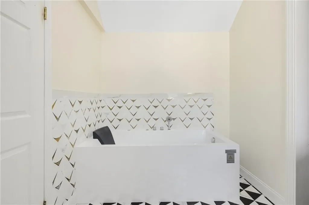 18 Jh Dwyer Drive Middletown RI 02842