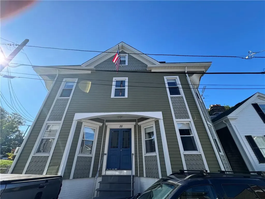 35 Brewer Street Newport RI 02840