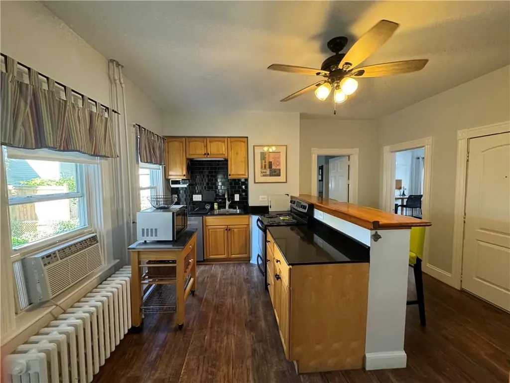 35 Brewer Street Newport RI 02840