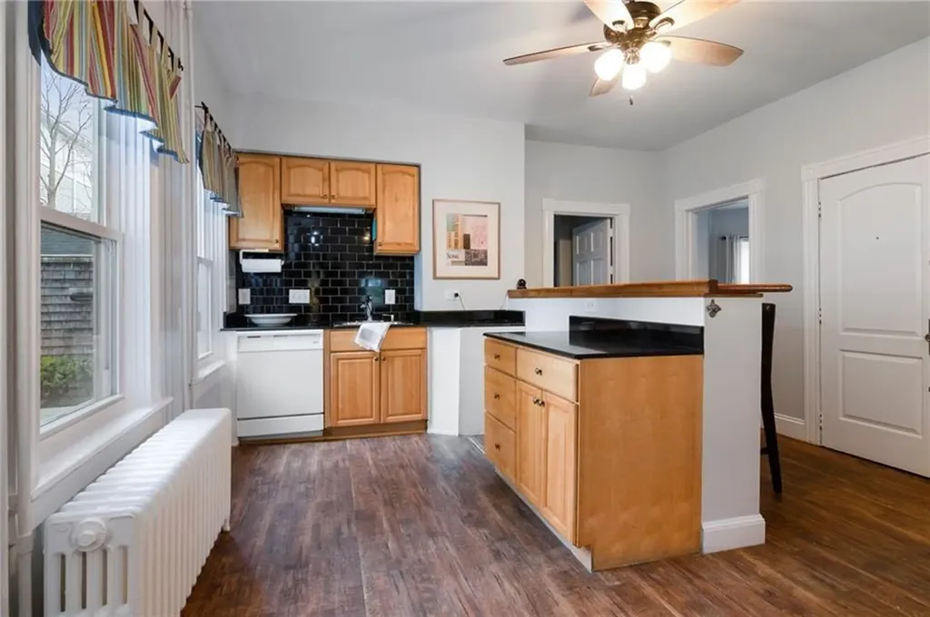 35 Brewer Street Newport RI 02840