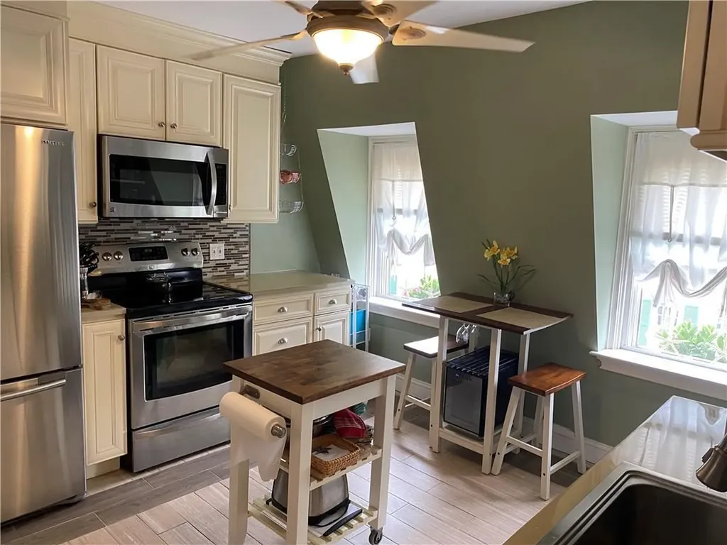 4 Hammond Street Newport RI 02840