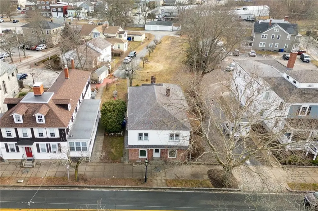 546 Main Street Warren RI 02885