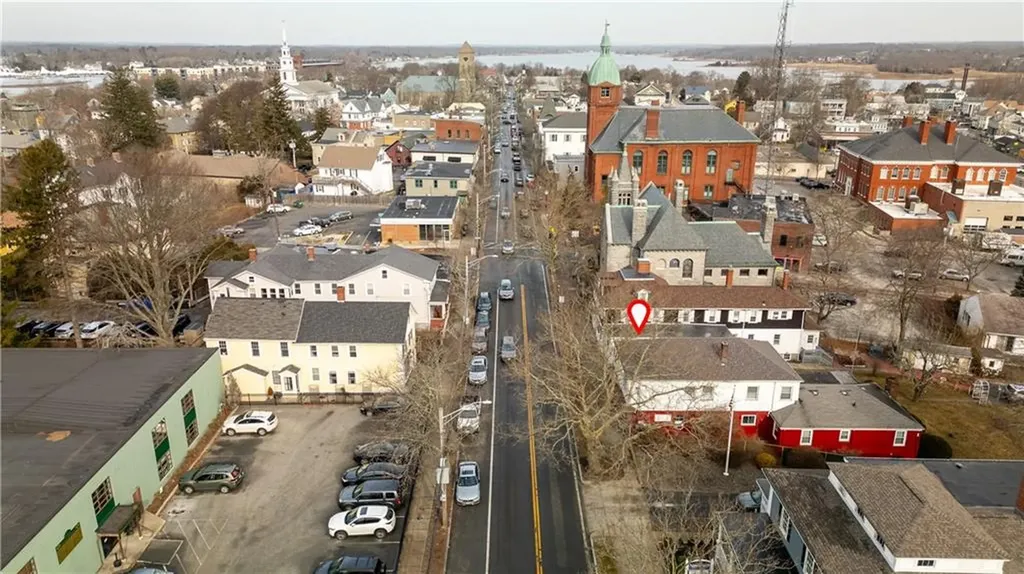 546 Main Street Warren RI 02885