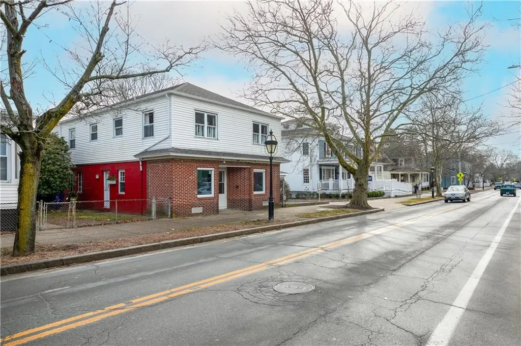 546 Main Street Warren RI 02885
