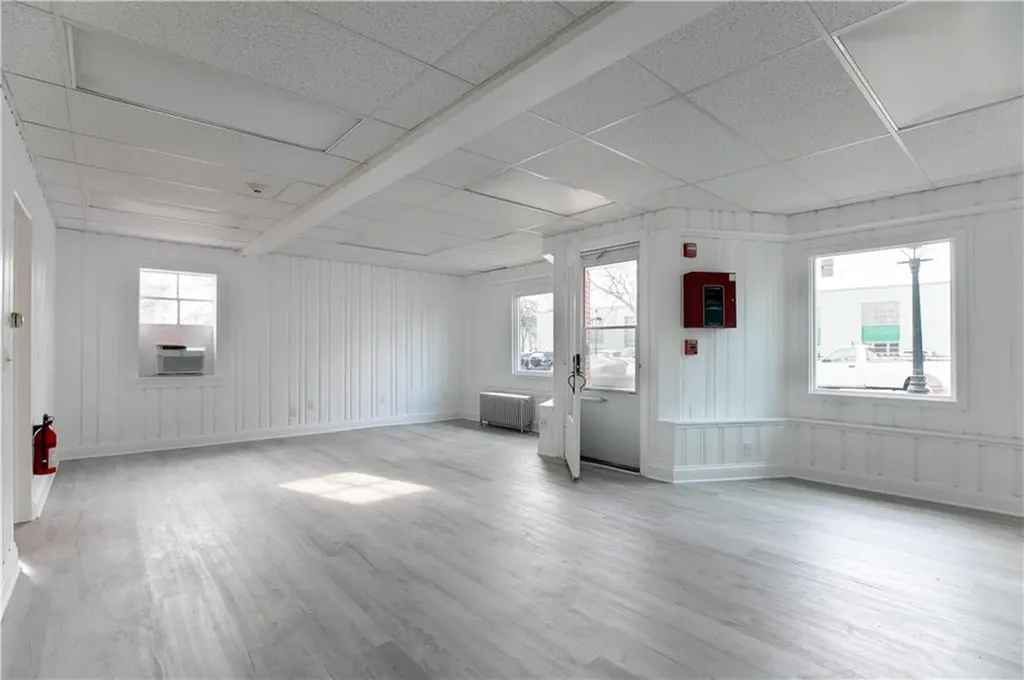 546 Main Street Warren RI 02885