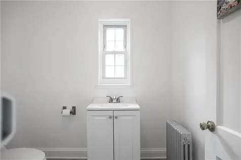 546 Main Street Warren RI 02885