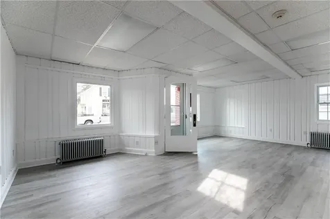 546 Main Street Warren RI 02885