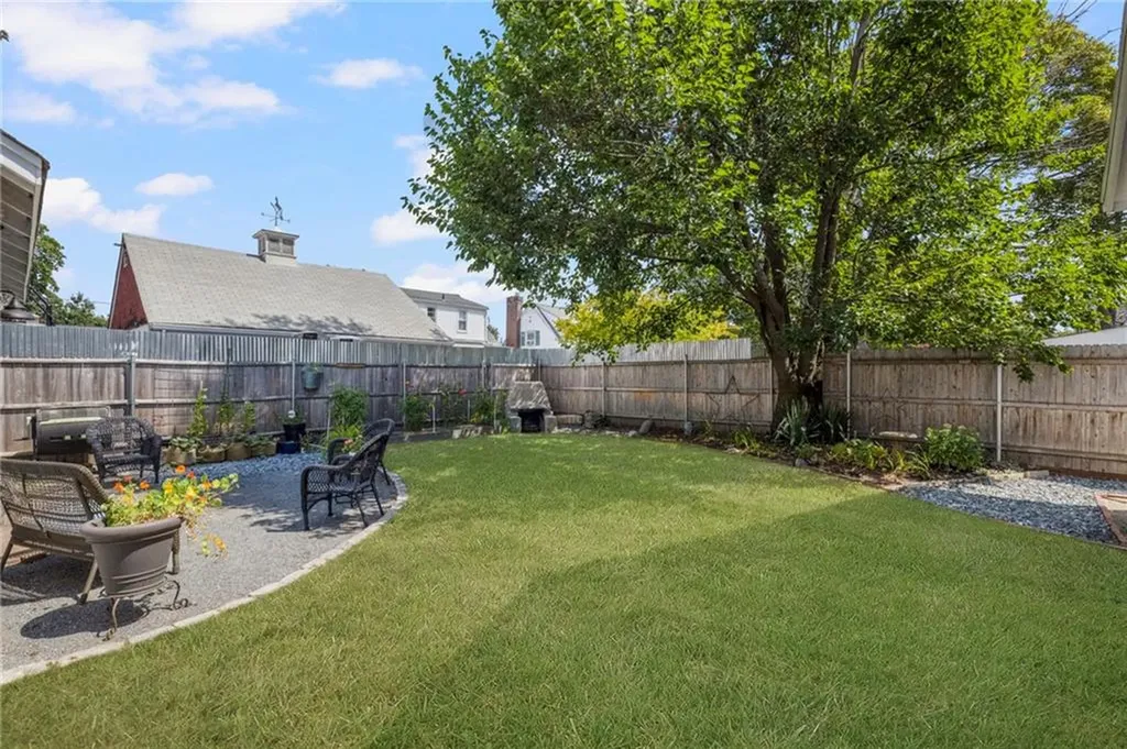 46 Windsor Road Pawtucket RI 02861