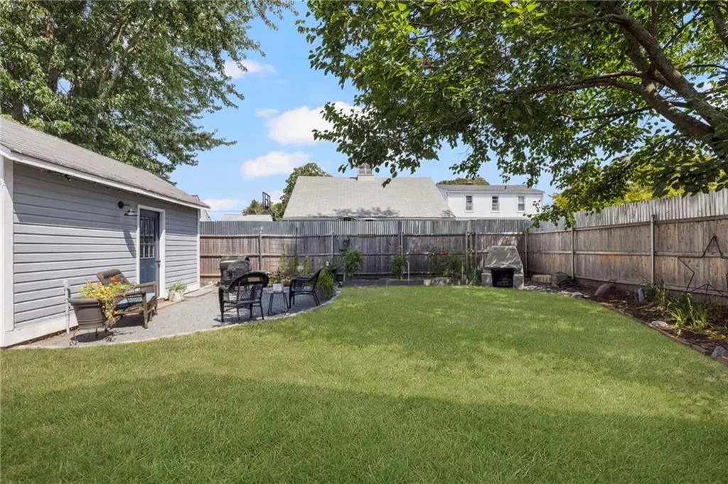 46 Windsor Road Pawtucket RI 02861