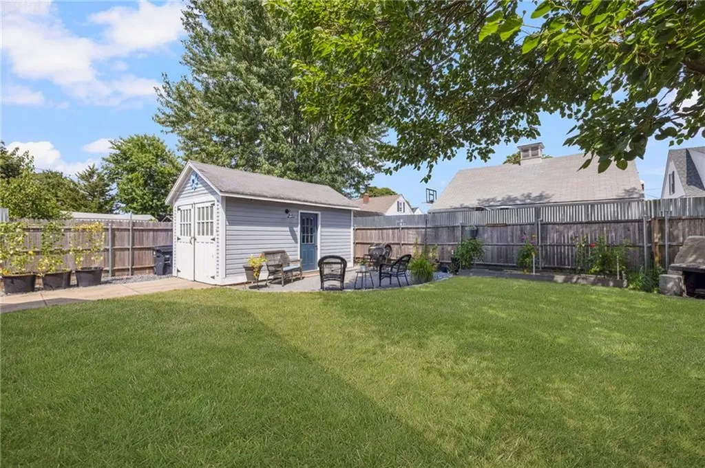 46 Windsor Road Pawtucket RI 02861