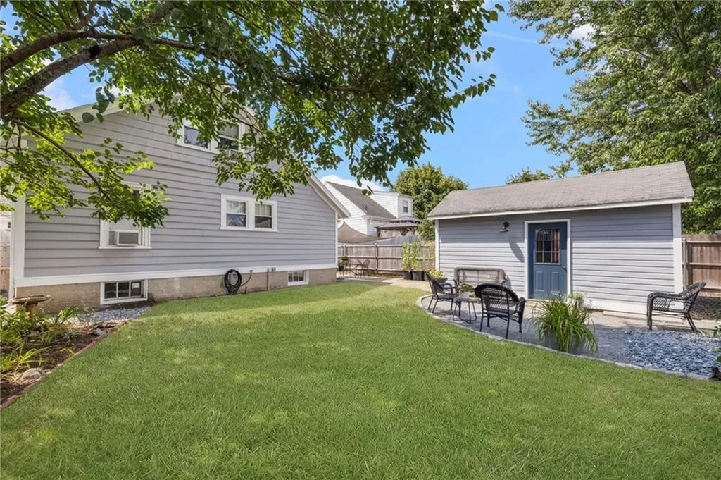 46 Windsor Road Pawtucket RI 02861