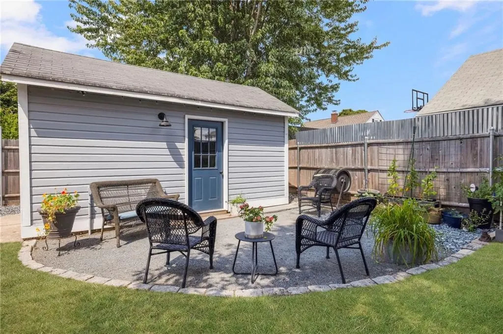 46 Windsor Road Pawtucket RI 02861