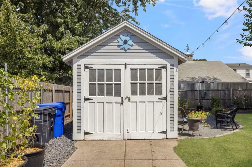 46 Windsor Road Pawtucket RI 02861