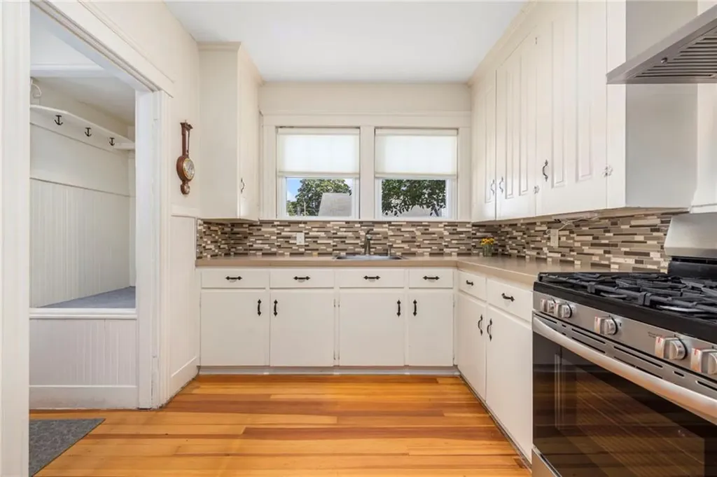 46 Windsor Road Pawtucket RI 02861