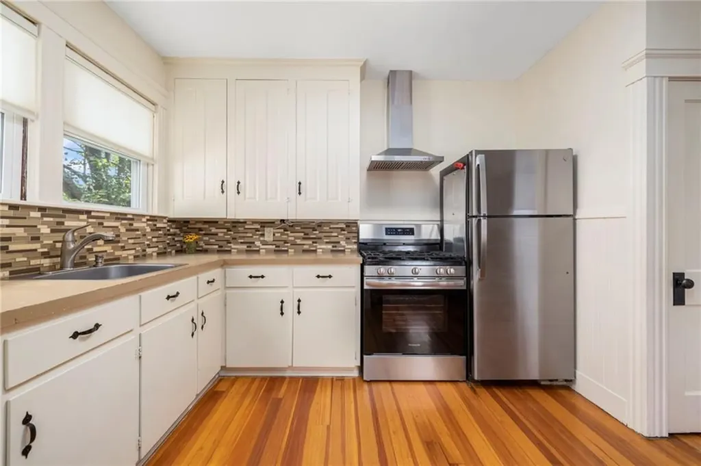46 Windsor Road Pawtucket RI 02861